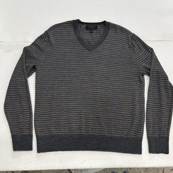 Banana Republic Sweaters - Banana Republic Women's Gray Striped V-Neck Sweater Medium 100% Merino Wool